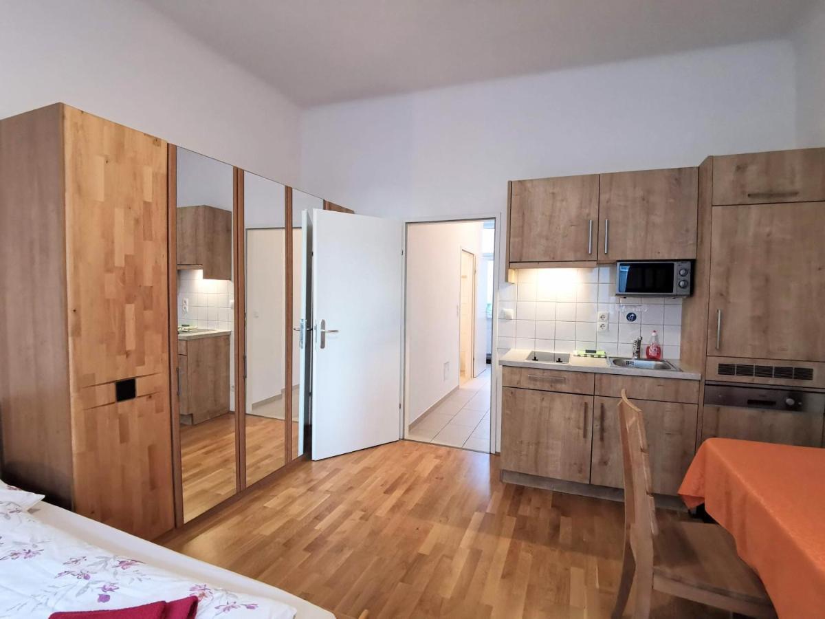 Apartments Hellwagstrasse Vienna Exterior photo